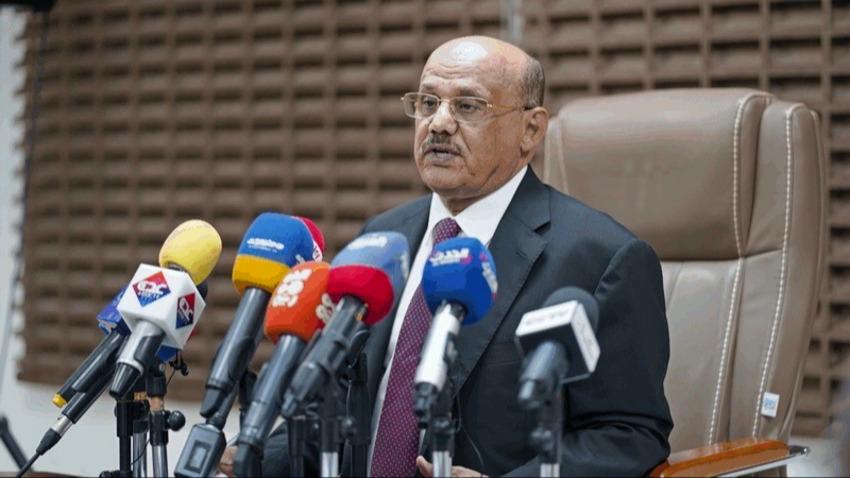 محافظ البنك المركزي: تصنيف الحوثيين كمنظمة إرهابية يسهم في تصحيح اختلالات القطاع المصرفي
