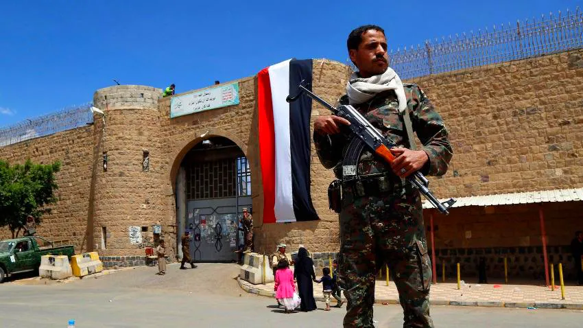 مليشيا-الحوثي-تبدا-محاكمة-82-متهما-بقضية-مجموعة-قصر-السلطانة